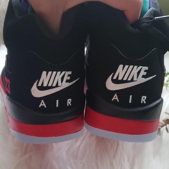 Air Jordan Retro 5 Top 3 Grape Red Black Sneakers - Picture 6 of 7